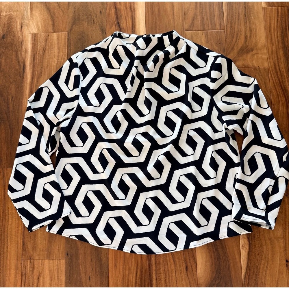 H & M  PRINTED GEOMETRIC BLOUSE MODERN COMFY Sz Large